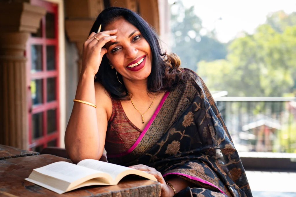 The Laughing Candid saree Pose - best saree look
